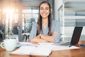 femme au bureau