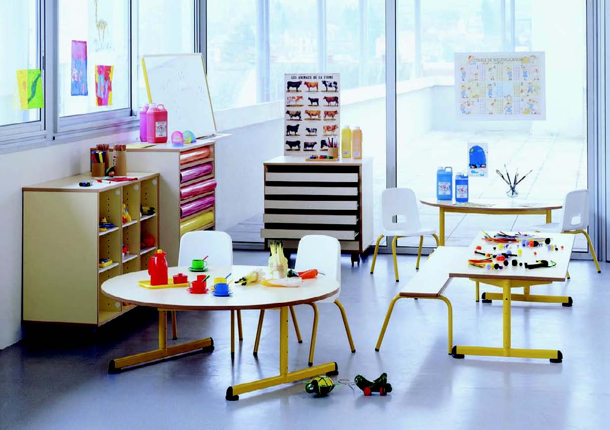 Tables et chaises pour crèche
