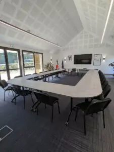 Aménagement de la salle du conseil par ABpost